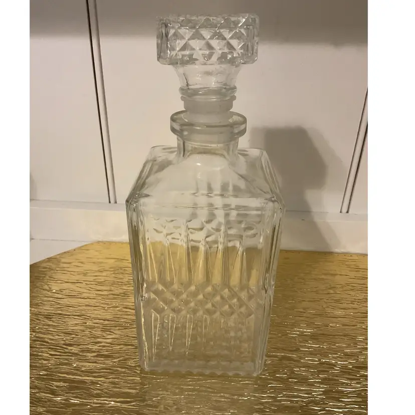 🍁Pressed-glass Liquor Decanter