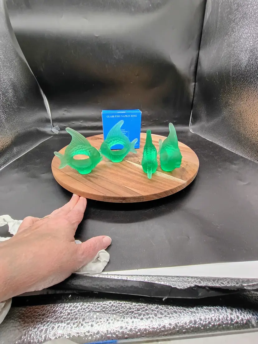 Vintage Green Frosted Glass Topical Fish Napkin Rings Set of 4 NIB.