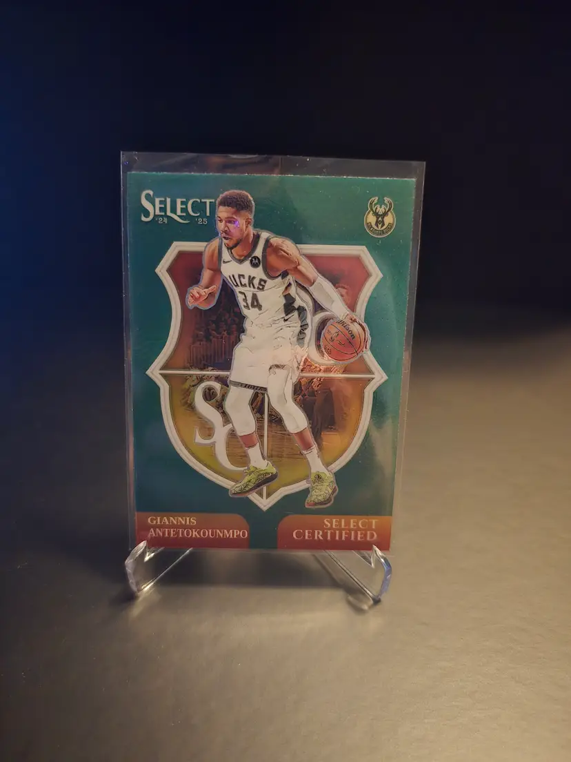 Giannis Antetokounmpo - 2024-25 Panini Select Certfied Green