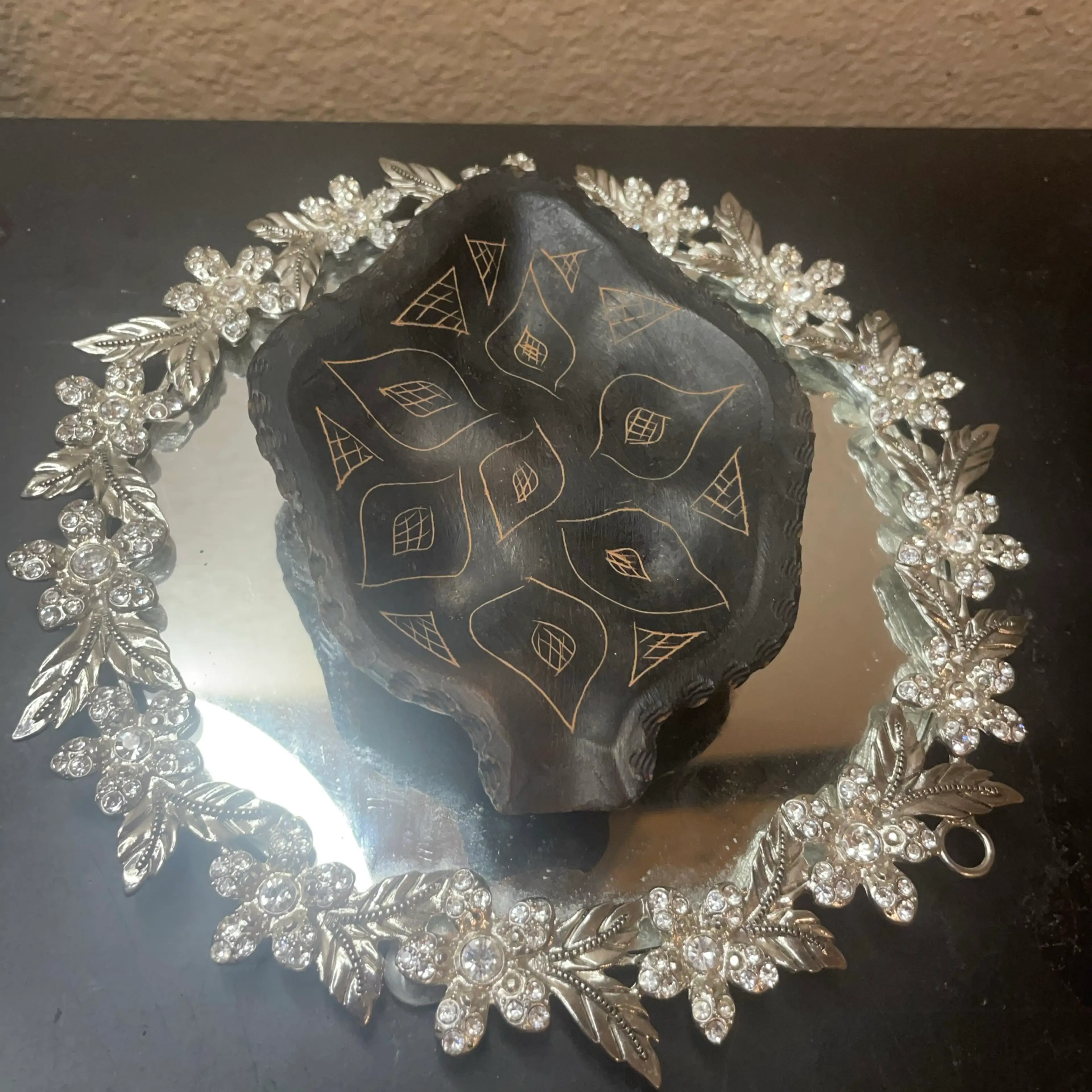 Image 2 of 6