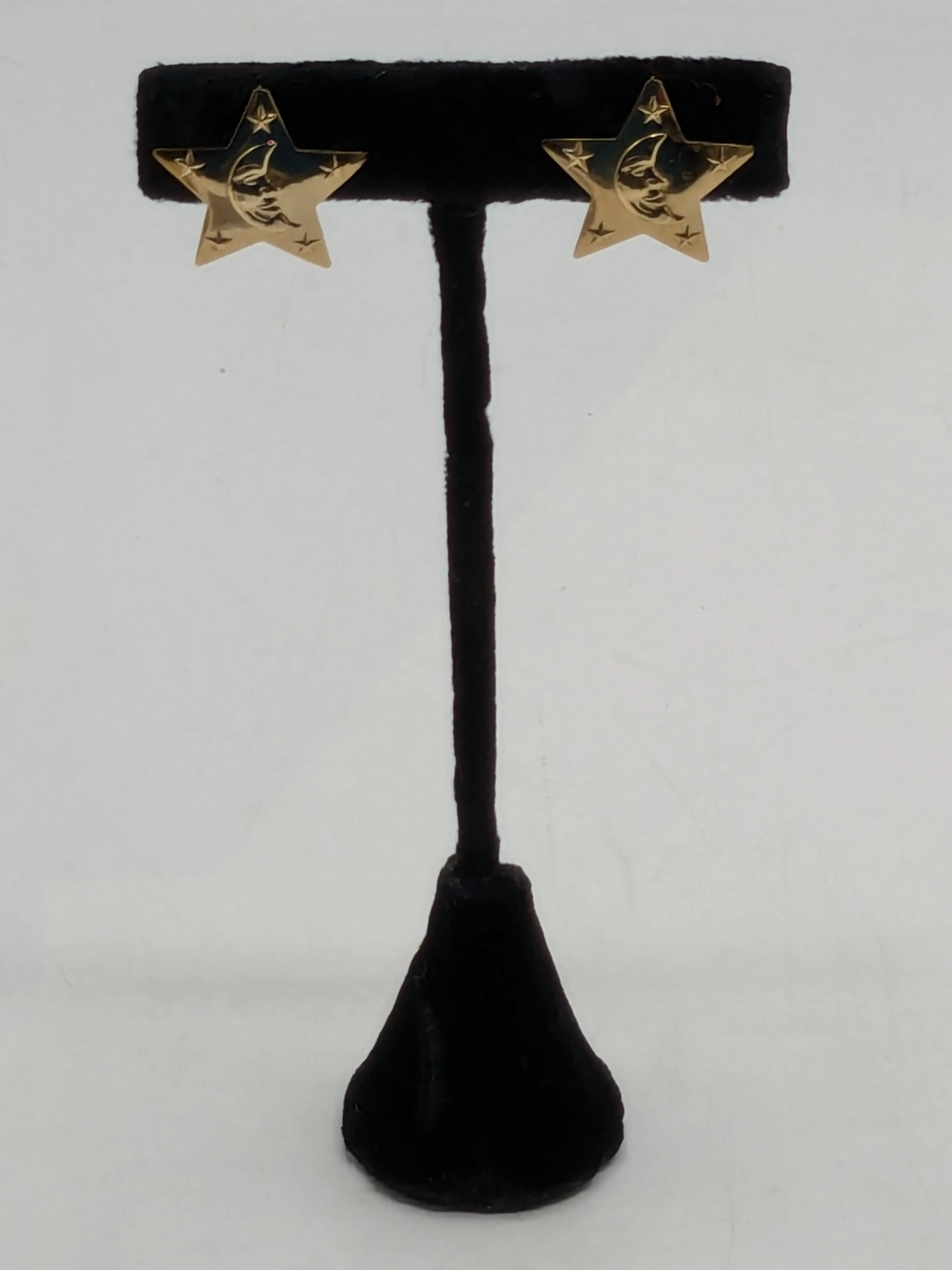 Image 2 of 8