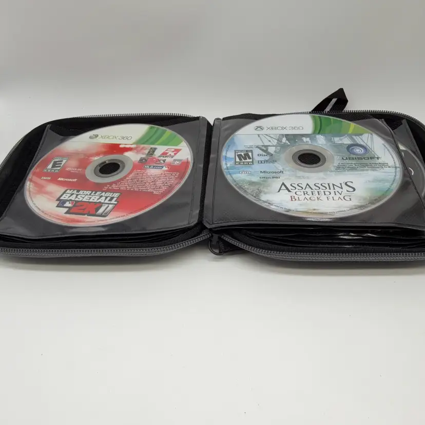 Cd Wallet With 19 Xbox 360 Games