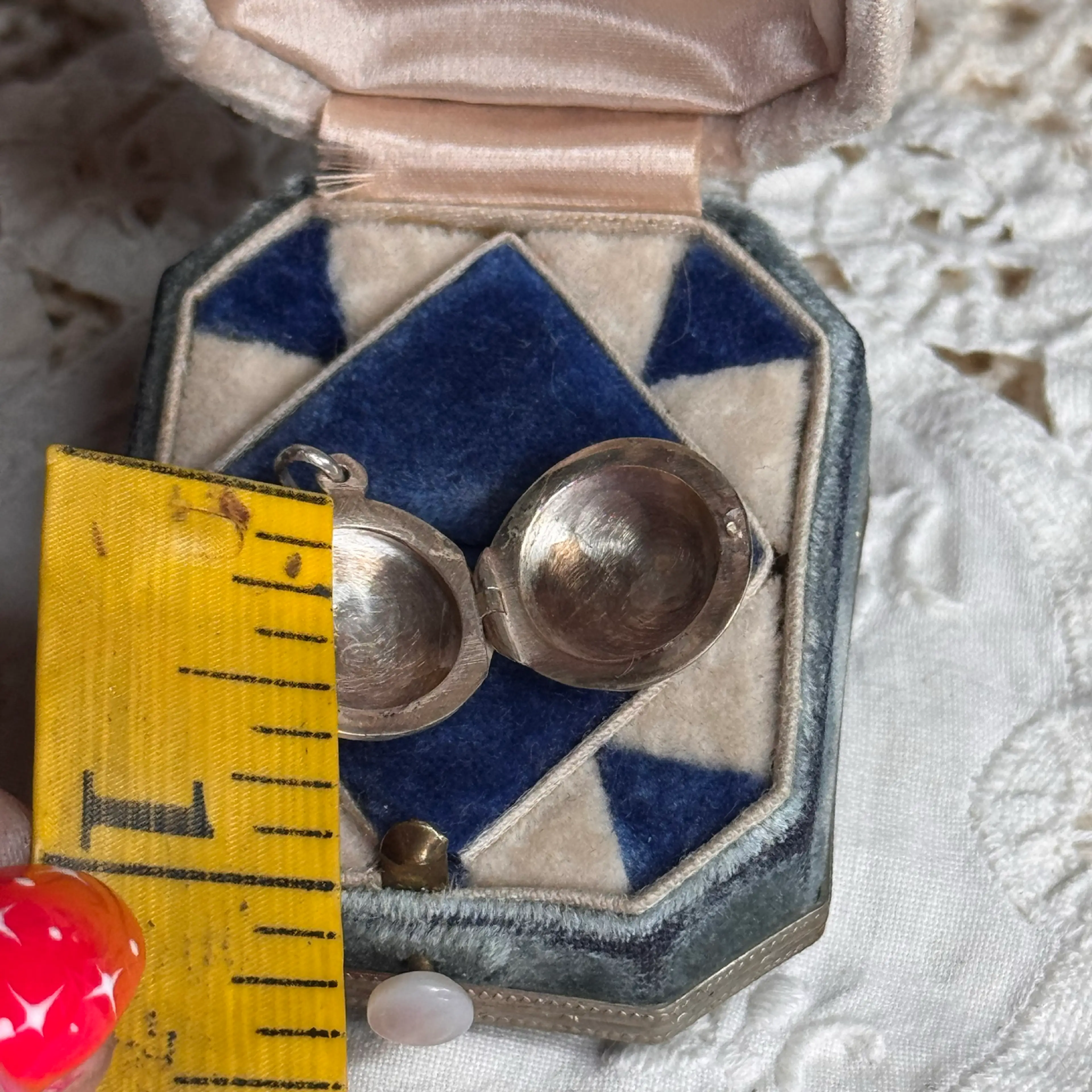 Image 4 of 4