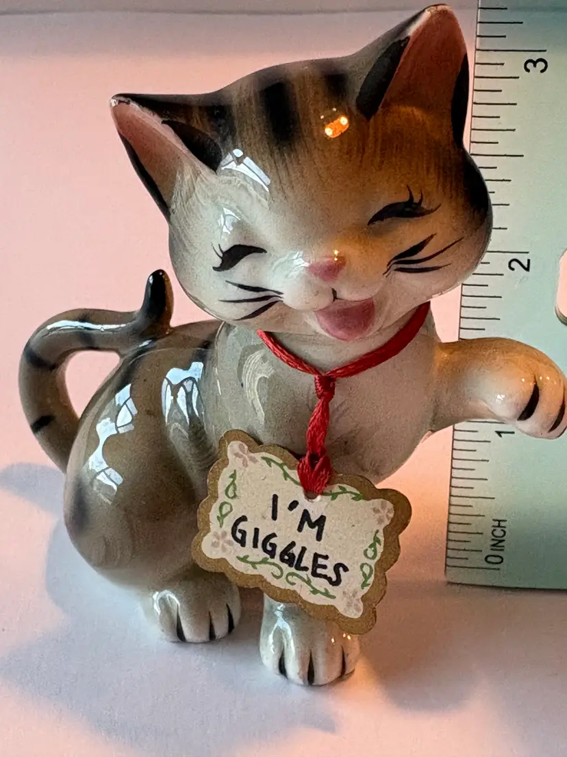 Vintage porcelain cat figurine