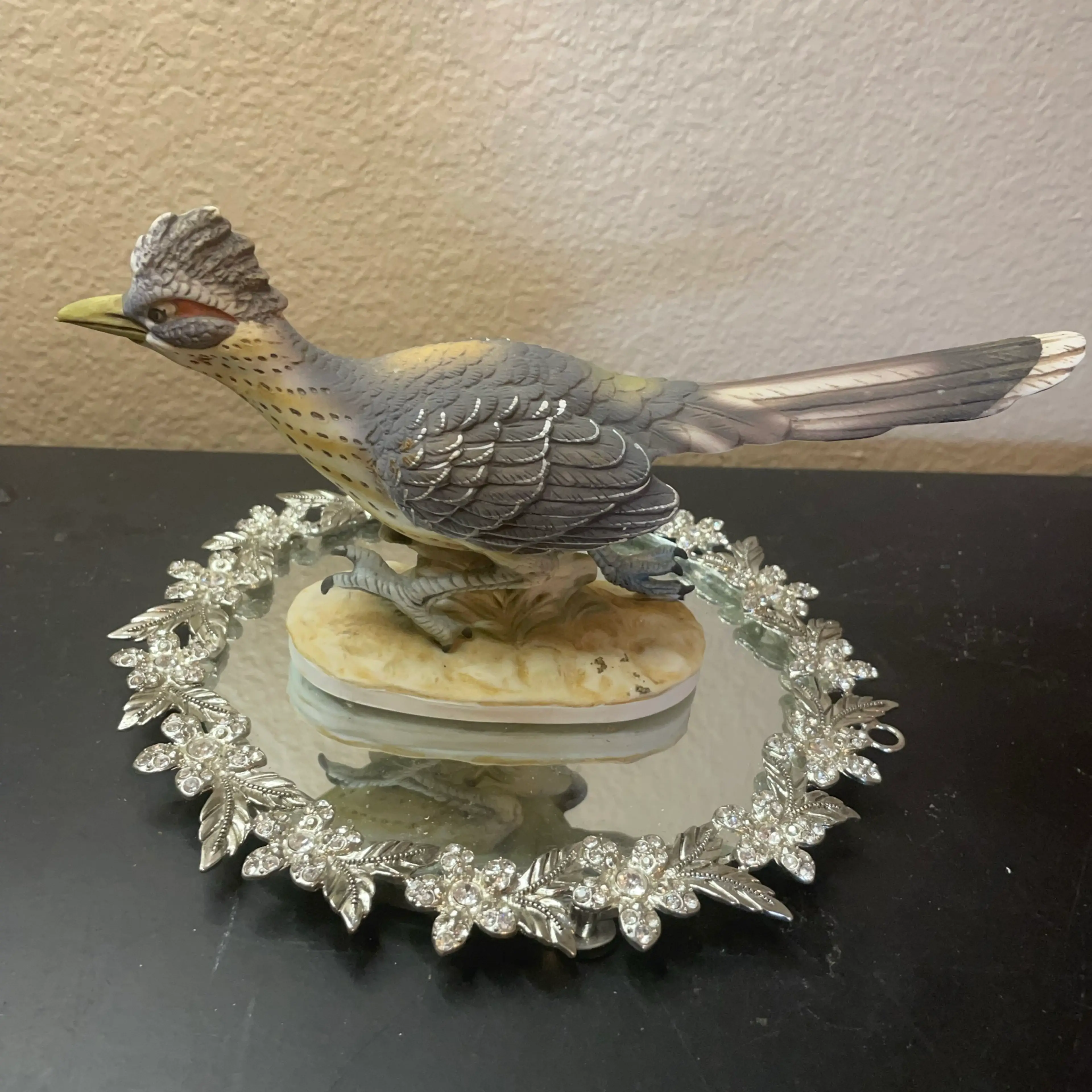 Image 1 of 6