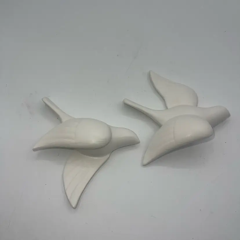 05-two White Porcelain Size Ceramic Swallows That Hang On The Wall Please See The Photos
