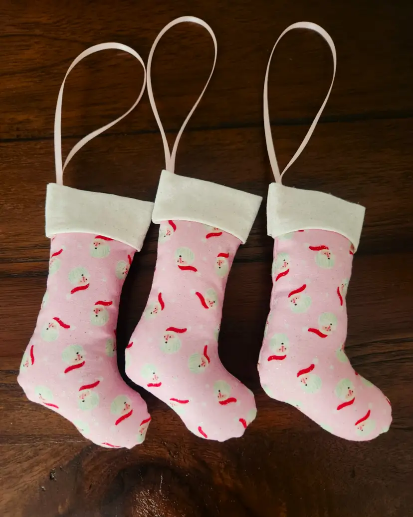 X31-Santa Face Pink Mini Stuffed Stocking Christmas Ornaments