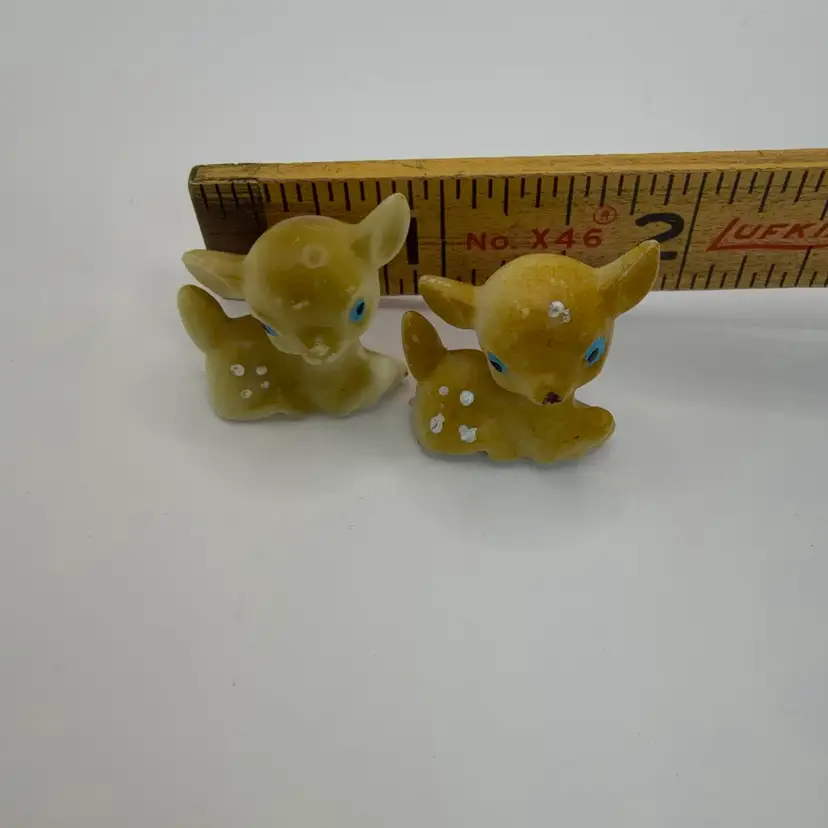 🔔 Mini Pair Vintage Plastic Kitchy Deer Pair
