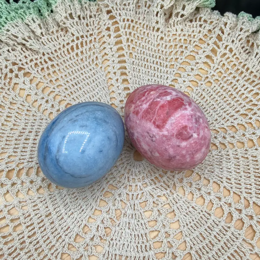 🐞Vtg Polished Stone Eggs - Soft Sky Blue & Mottled Pastel Pink Marbled Gemstones - Set of 2