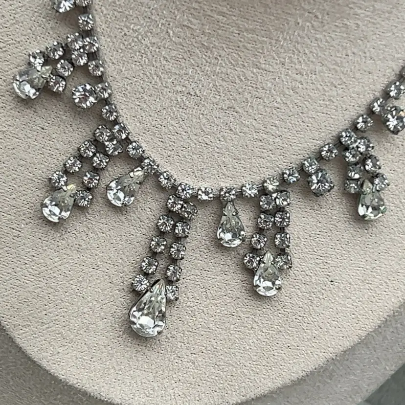 1950s Vintage Rhinestone Fringe Necklace Teardrop Crystals Old Hollywood 14”