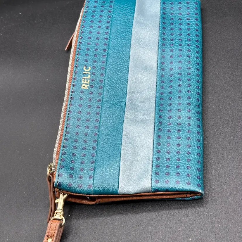 Relic Crossbody Organizer Wristlet