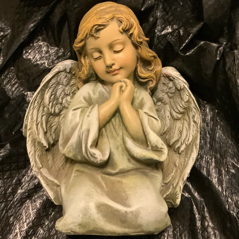 Adorable Praying Angel Figurine Made Of Resin With Great Detail. Approximately 6” By 5”