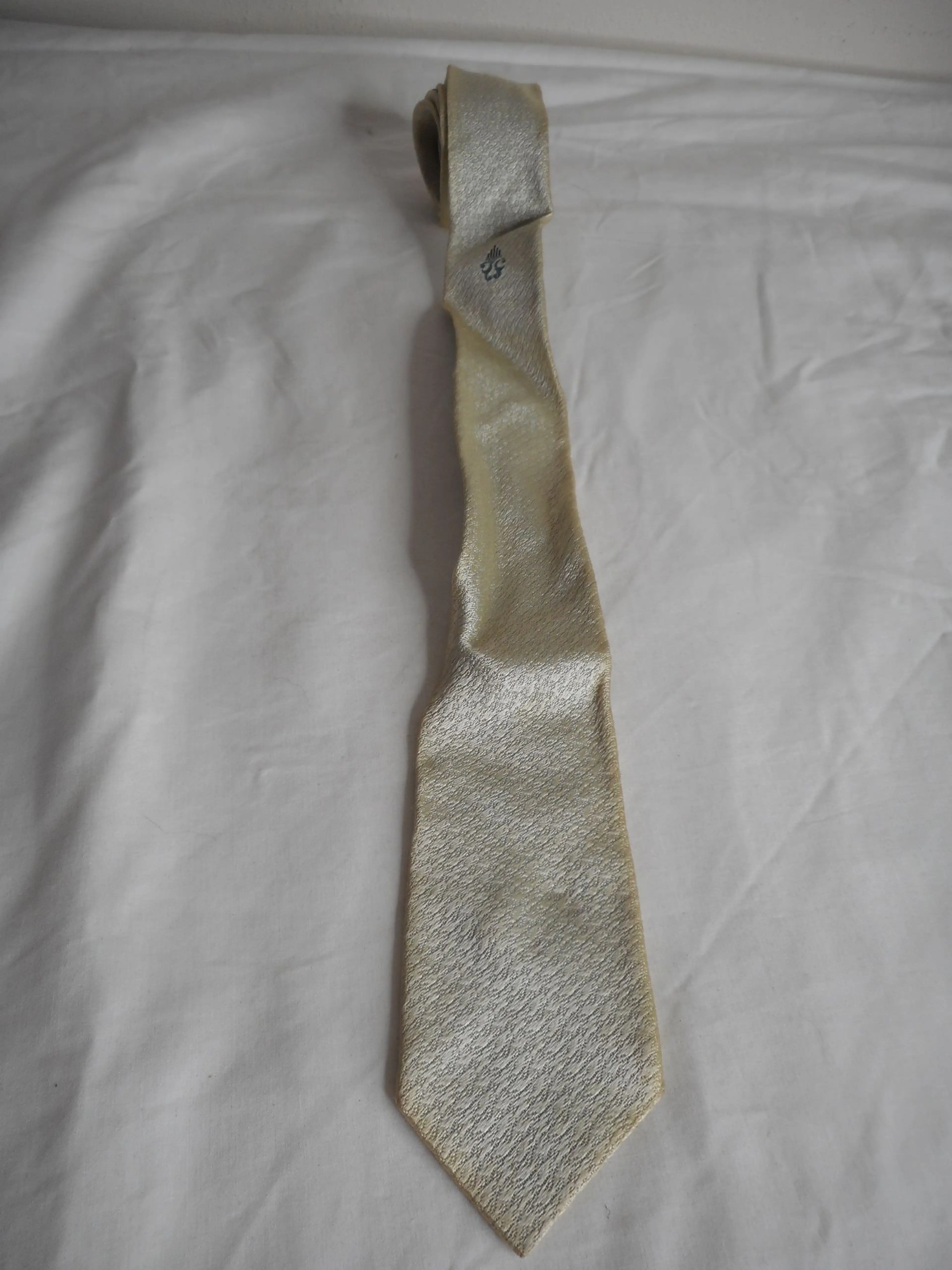 Image 3 of 6