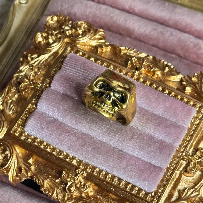 Chunky Metal Skull Ring Size 9