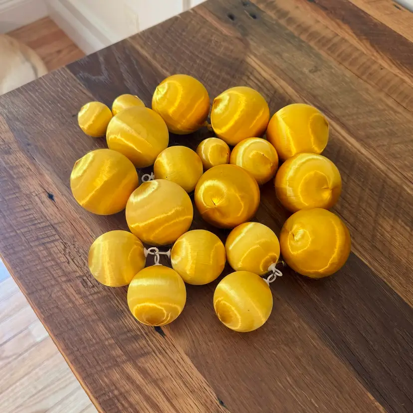🎀 Vtg Spun Satin Golden Ornaments