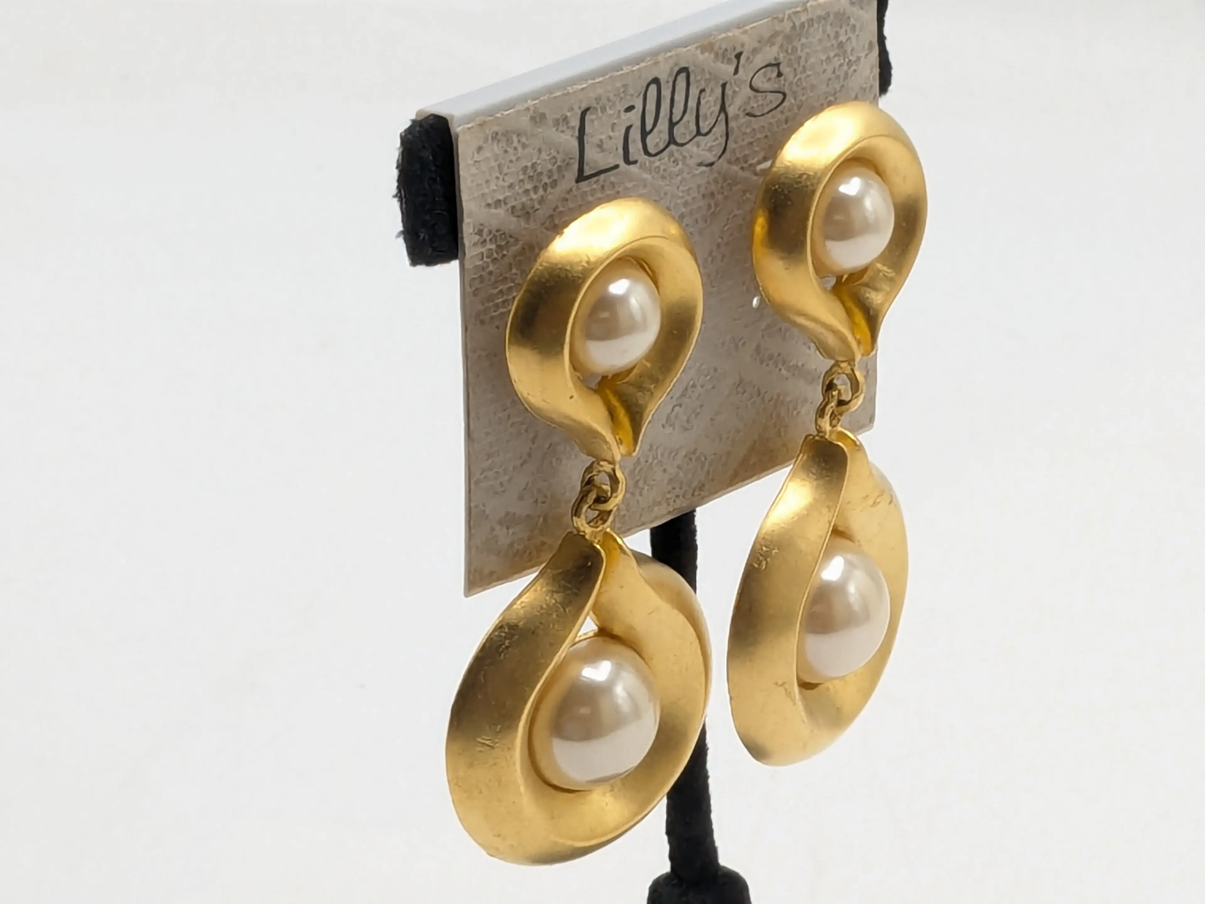 Image 4 of 8