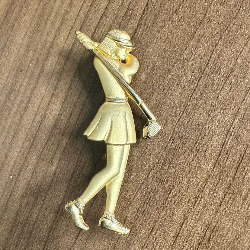 JJ Brooch Lady Golfer Gold-Tone