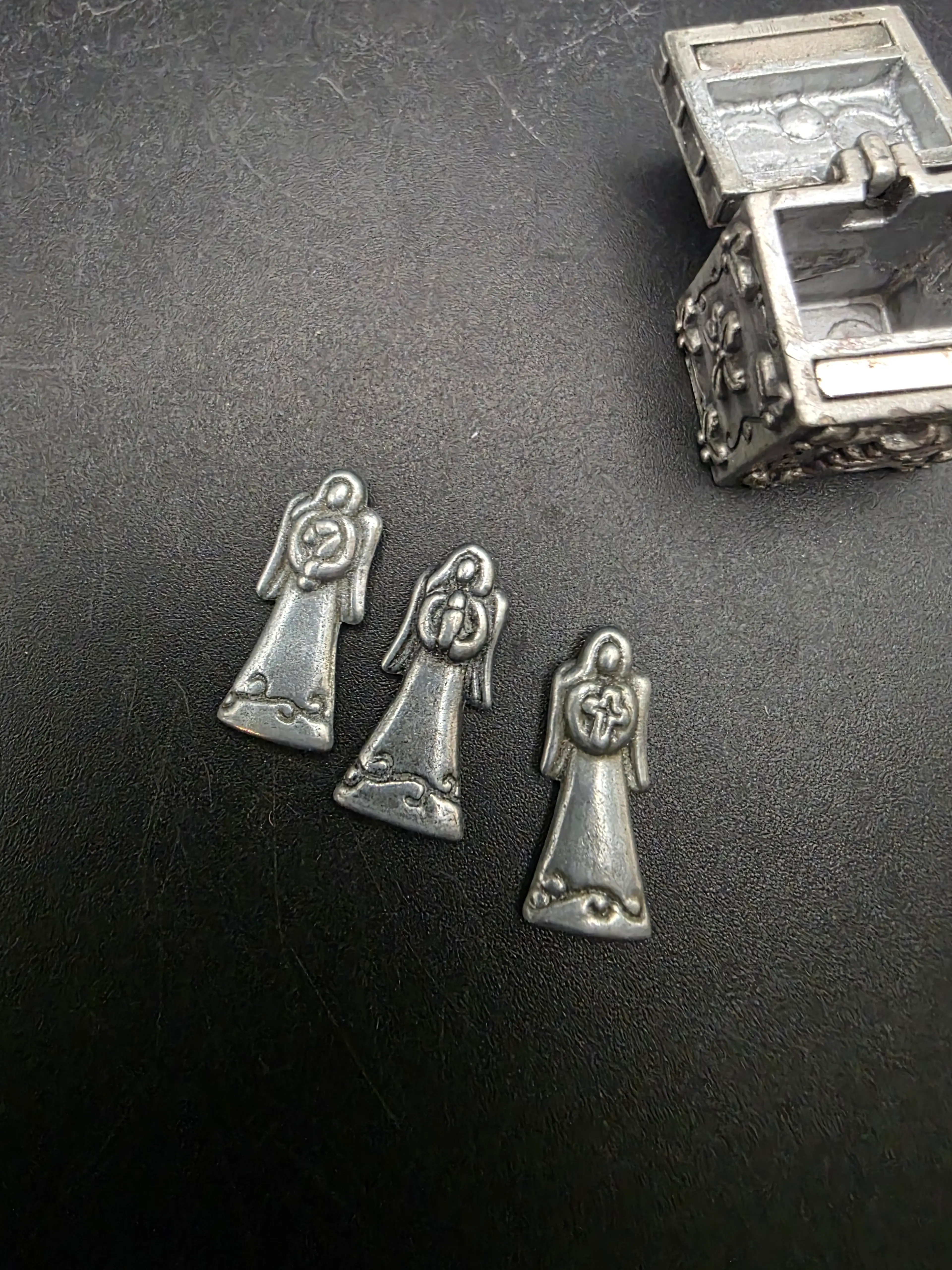 Image 3 of 5
