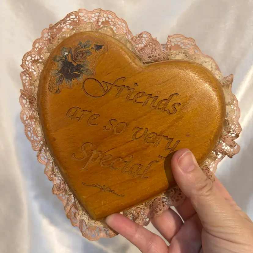 Vintage Wooden heart with lace Friends plaque