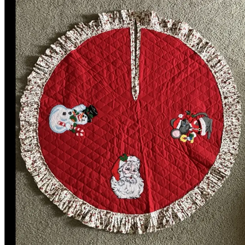 Adorable Keepsake Vintage Tree Skirt