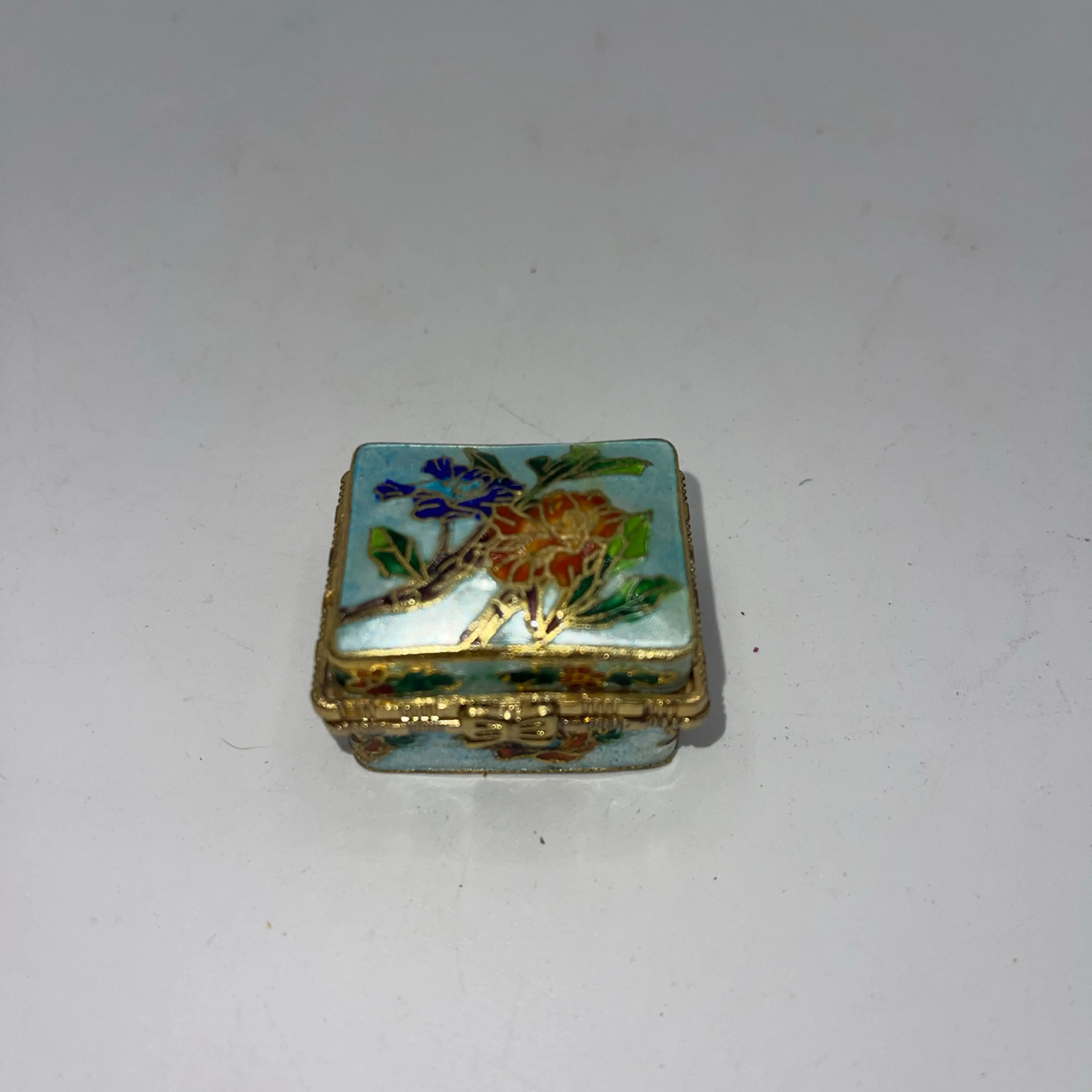 Image 2 of 4