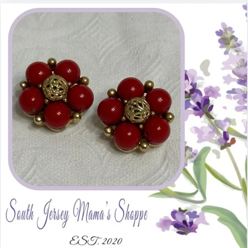 Vintage Gold Tone Red Beaded Floral Clip Earrings (97)