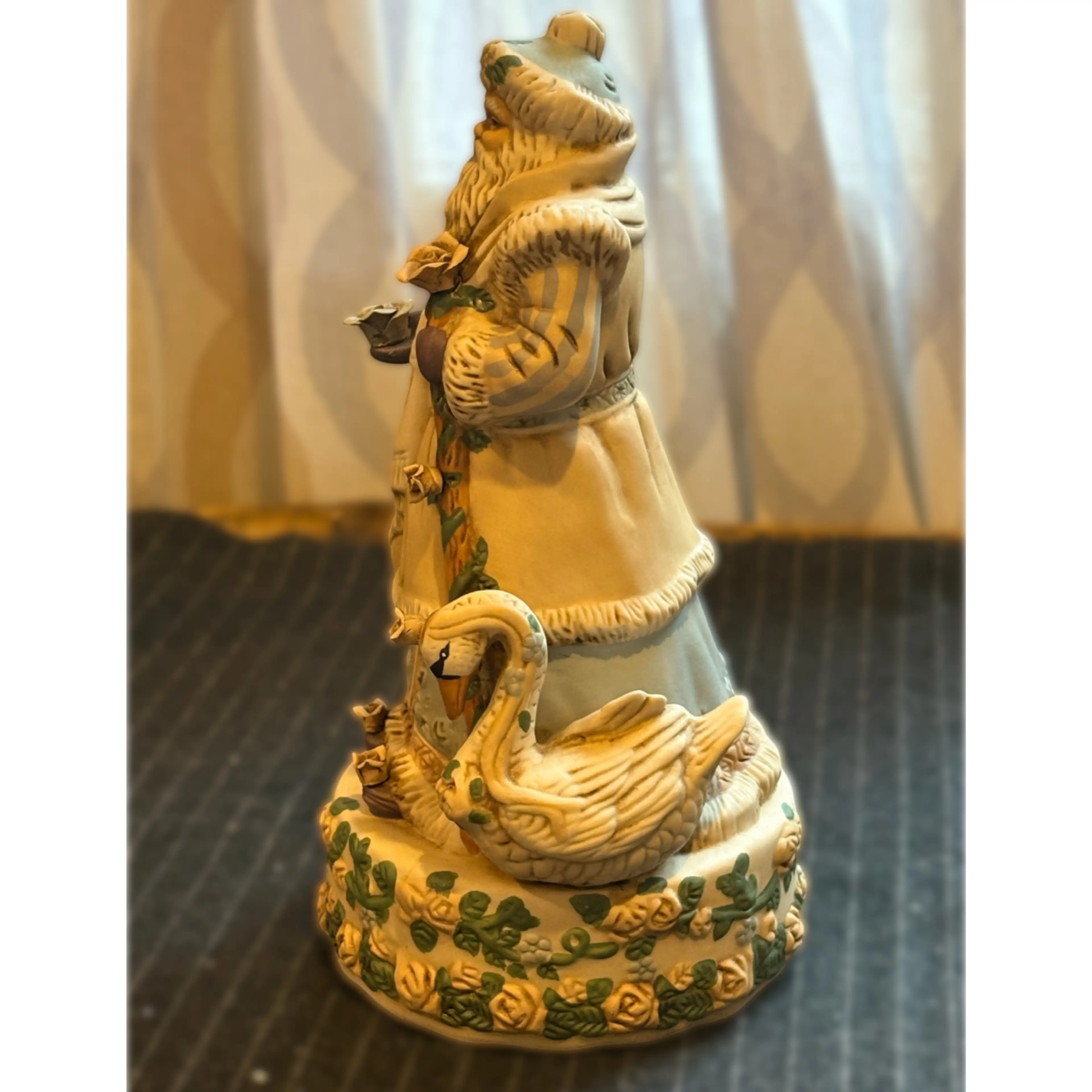 Image 2 of 8
