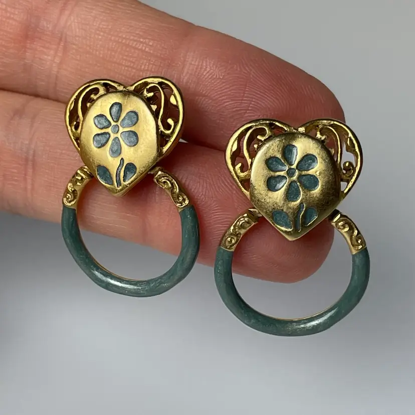 Heart Hoop Door Knocker Blue Enamel Floral Stud Earrings Gold Tone Vintage 1.25"