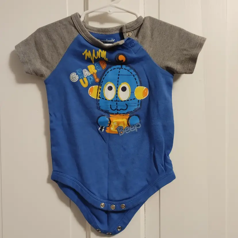 Kids- Brand: Garanimals. Size 12 Months. Robot onesie. Material- 100% cotton. No callouts.