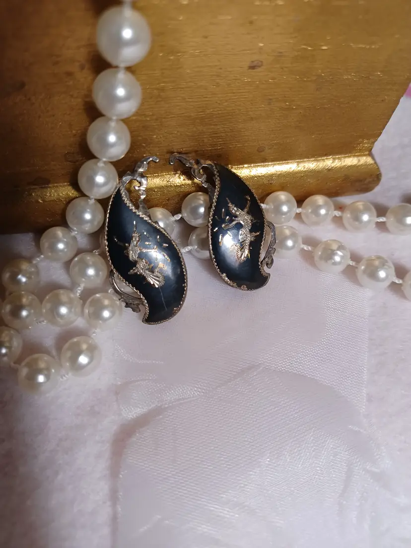Siam silver screw back earrings