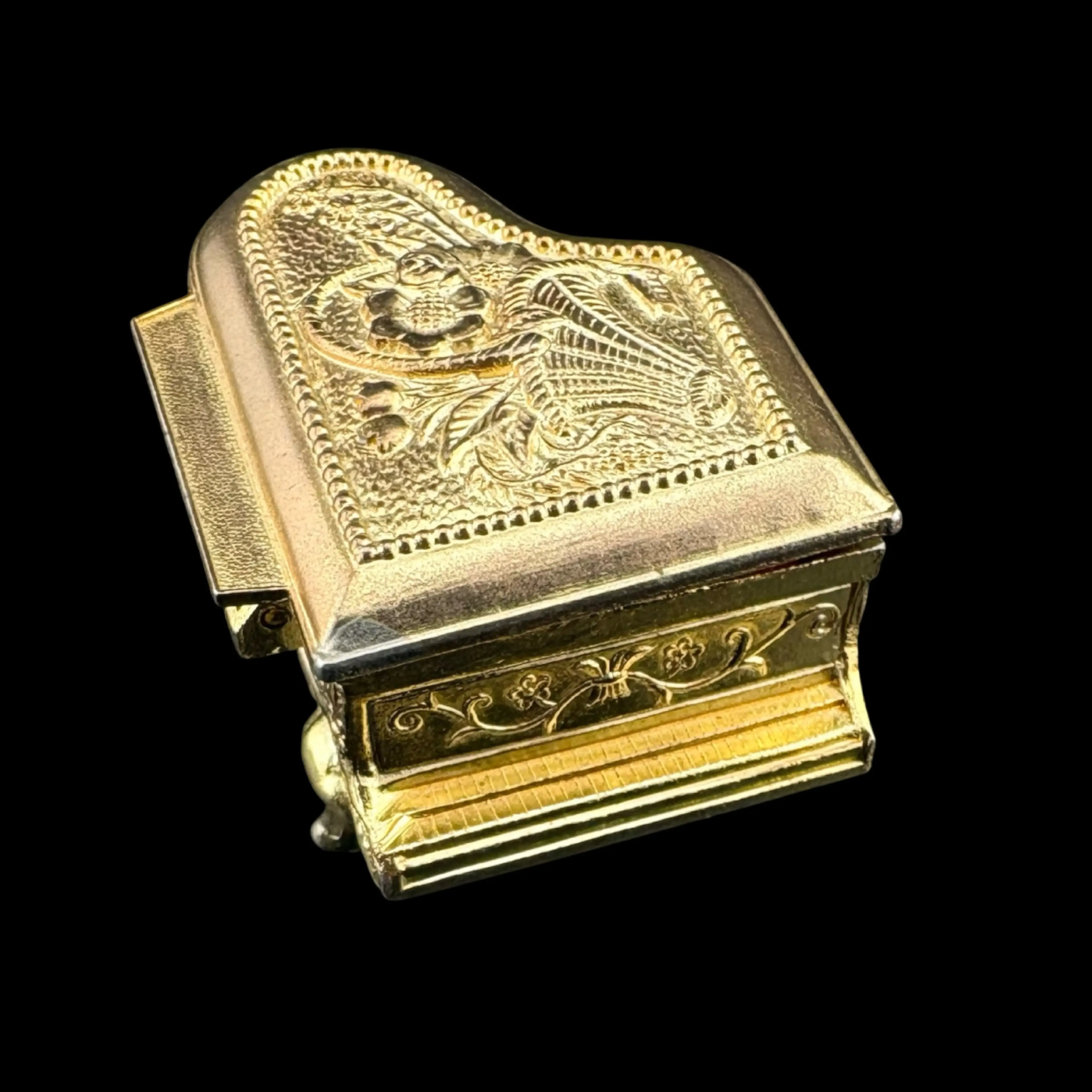 Image 2 of 8