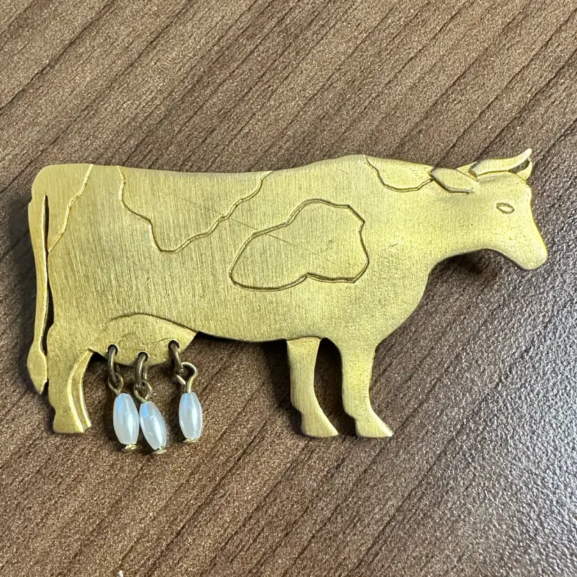 JJ Brooch Cow With Faux Pearl Utters Gold-Tone