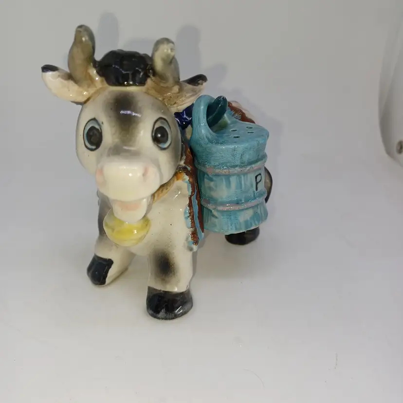 Vintage Anthropomorphic Cow Salt & Pepper Shaker