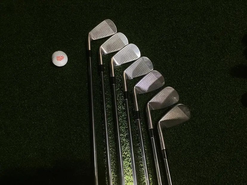 Titleist 714 AP2 Irons – 5-PW | Matrix Ozik Program F15 95 Graphite | Right-Handed