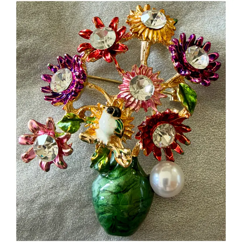 1.1 Bouquet Of Flowers In A Green Vase Brooch Pin