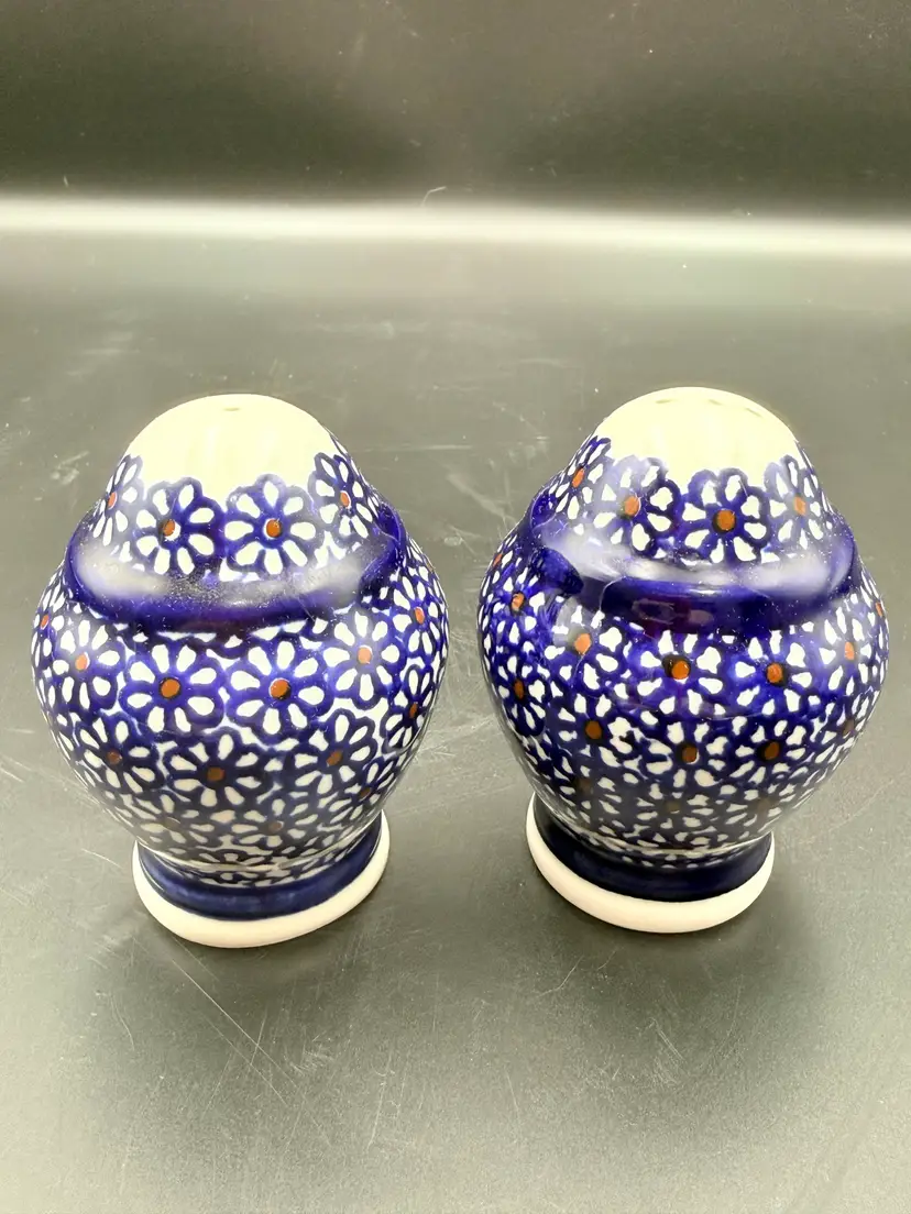 Boleslawiec Polish Pottery Salt & Pepper Shakers Daisy Dreams Cobalt Blue Large