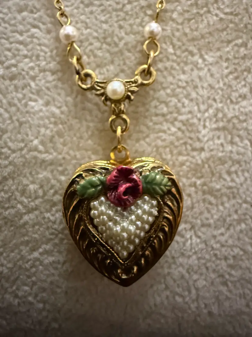 Vintage Heart Locket 1928 Necklace