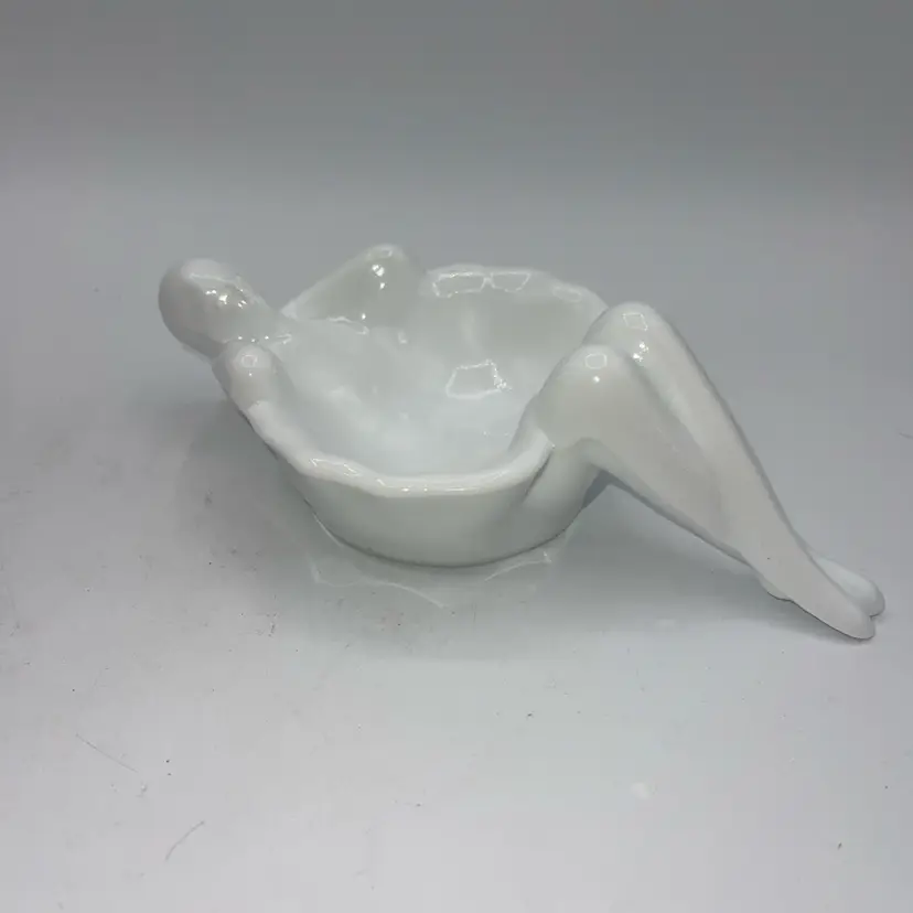 Mosser Glass USA Bathing Beauty Soap Dish Milk White  New 8.5”