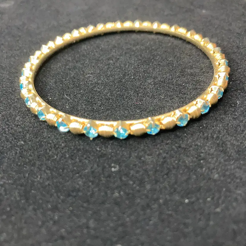 Gold Tone Aqua Blue Rhinestone Bangle! 2 1/2” Inside Diameter!