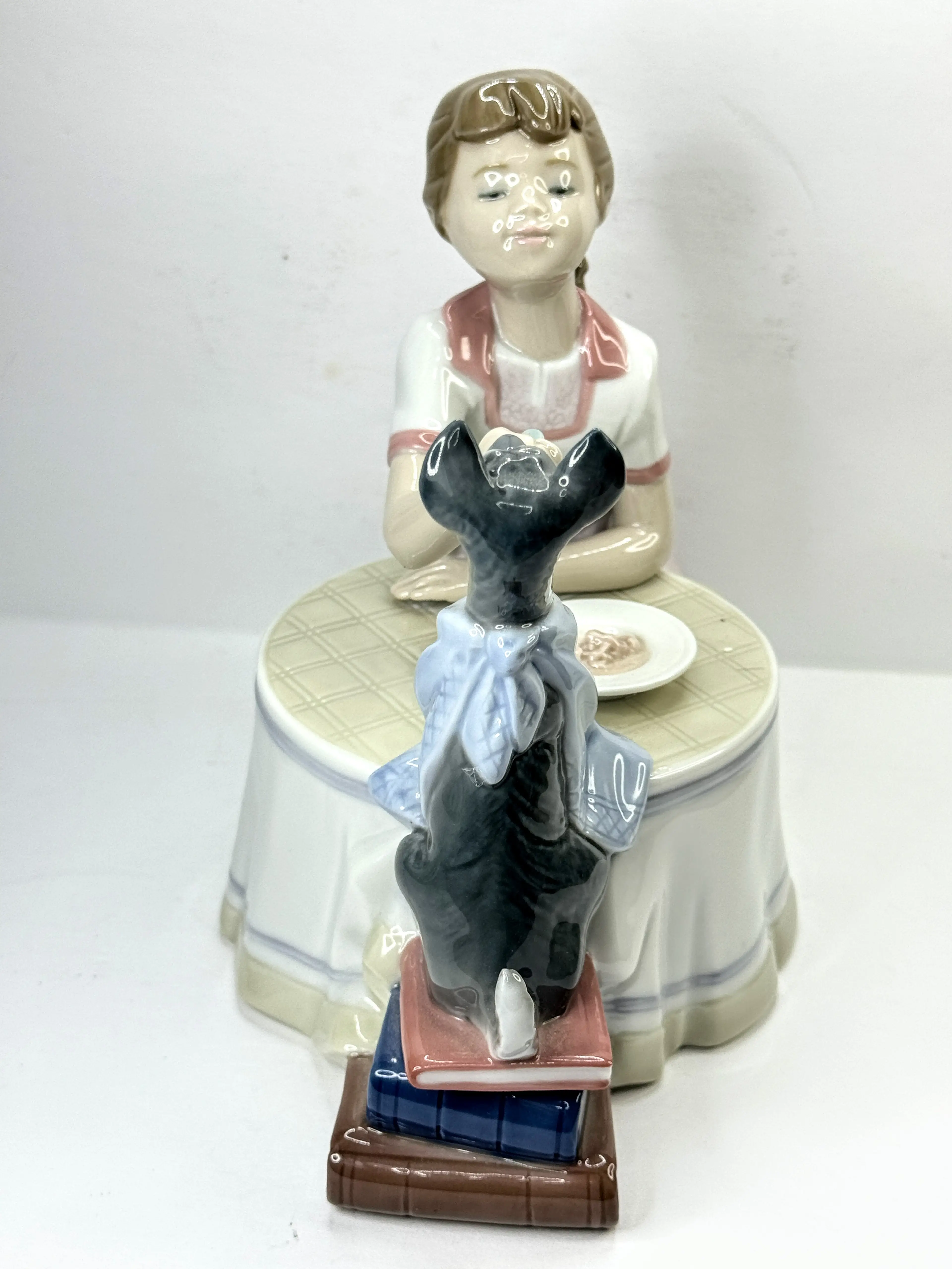 Image 2 of 8
