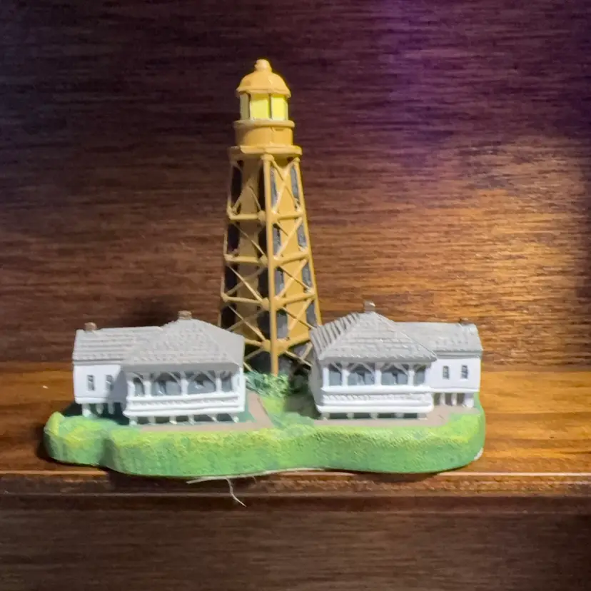 325. Lighthouse Miniatures
by SPOONTIQUES Daniel Island Glad