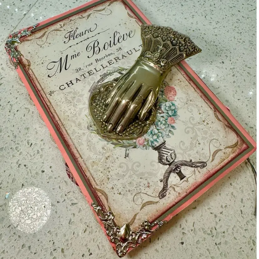 😻 1974 Vintage Scrapbook & Silver-Plated Victorian Hand Paper Clip – French-Inspired Vignette