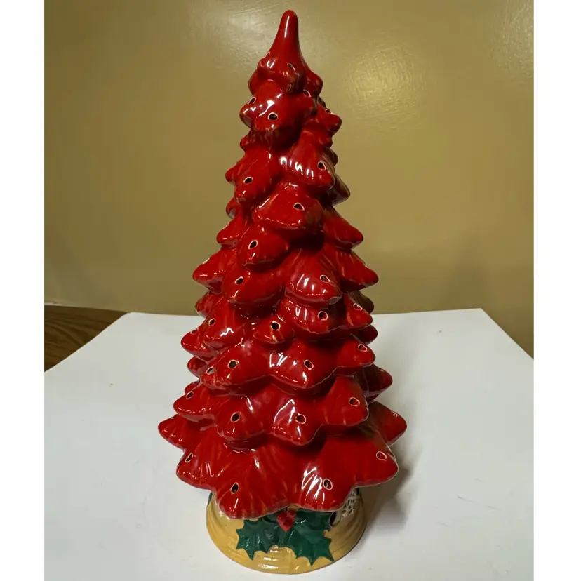 Red Ceramic Christmas Tree Holiday Décor 9-inch vintage-style 1977