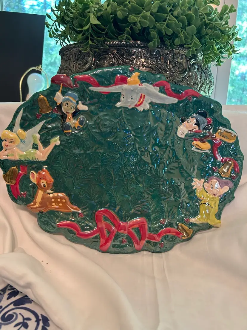 🎄 Disney Classic Characters Christmas Wreath Platter