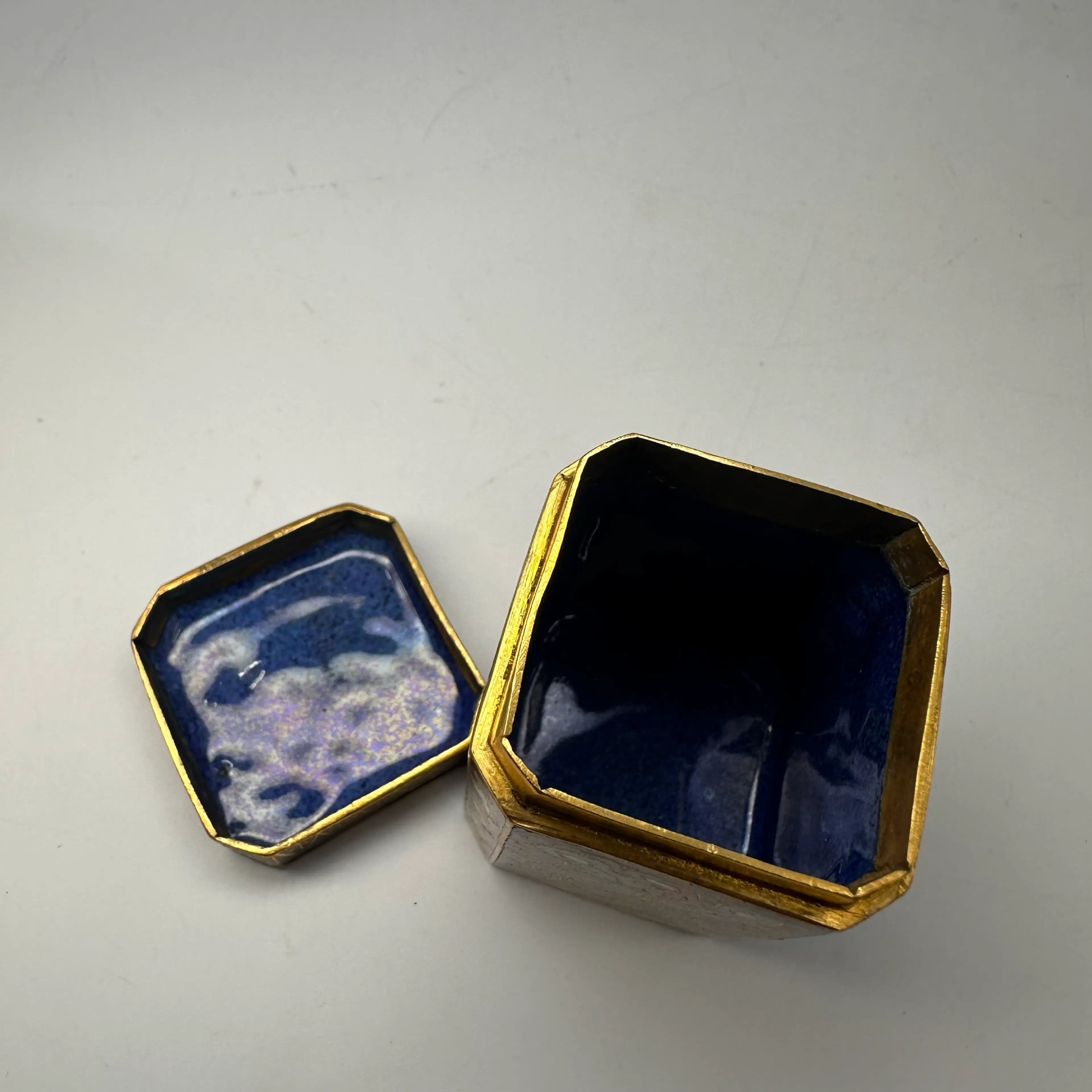 Image 3 of 3