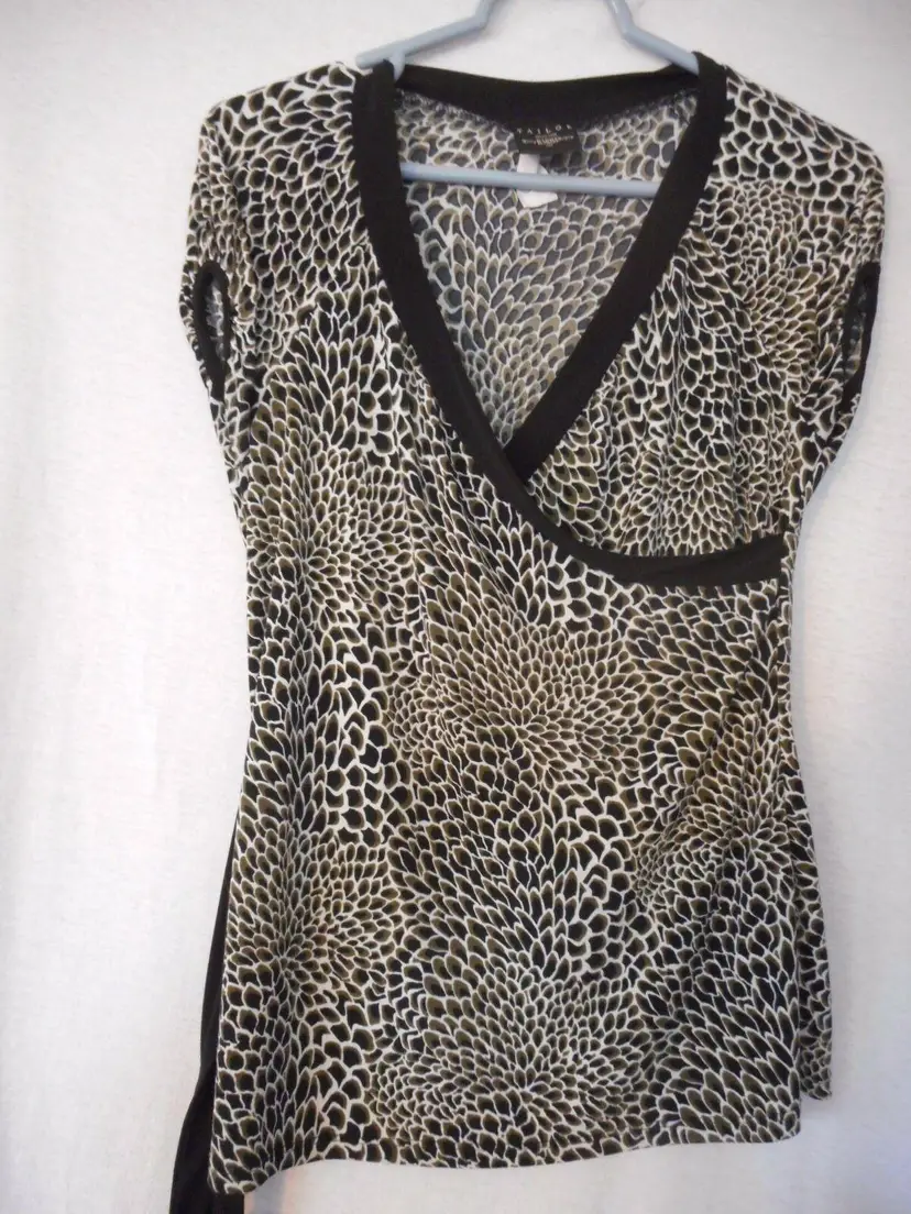 Tailor by B. Moss Size S Snake Print Blouse top with belt tie black / sage green
