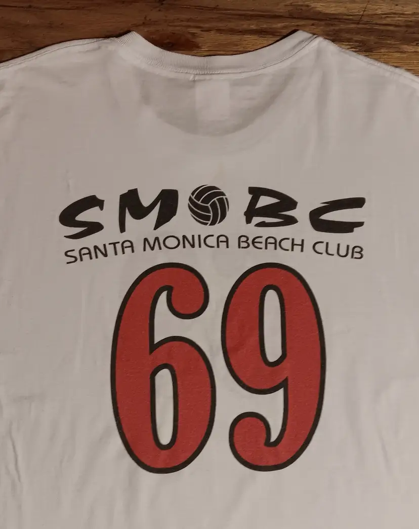 Vintage Santa Monica Beach Club 69 t-shirt volleyball surfing weightlifting