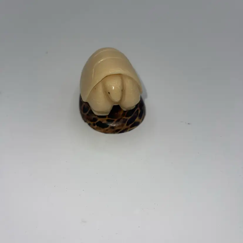 20- Turtle Figurine Read Description