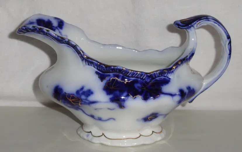 Antique Flow Blue Gravy Boat ~ Virginia ~ John Maddock Royal Vitrous England