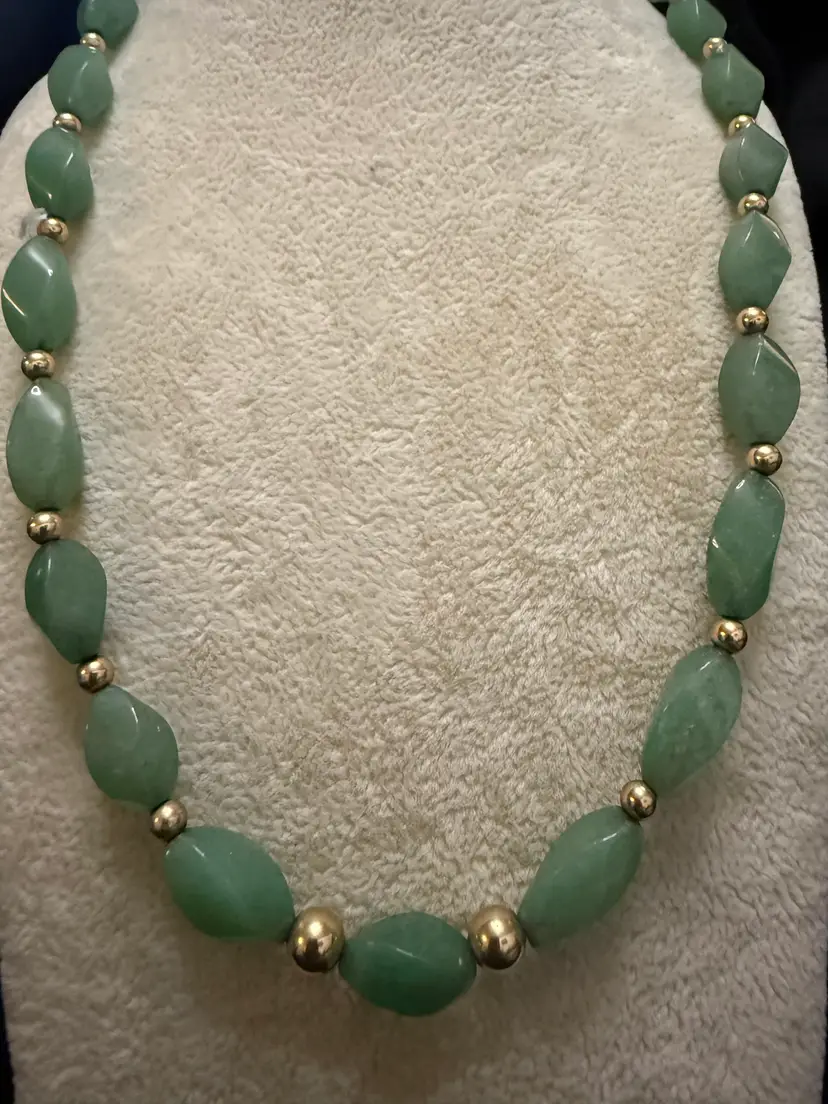 Vintage Green Stone Bead Necklace